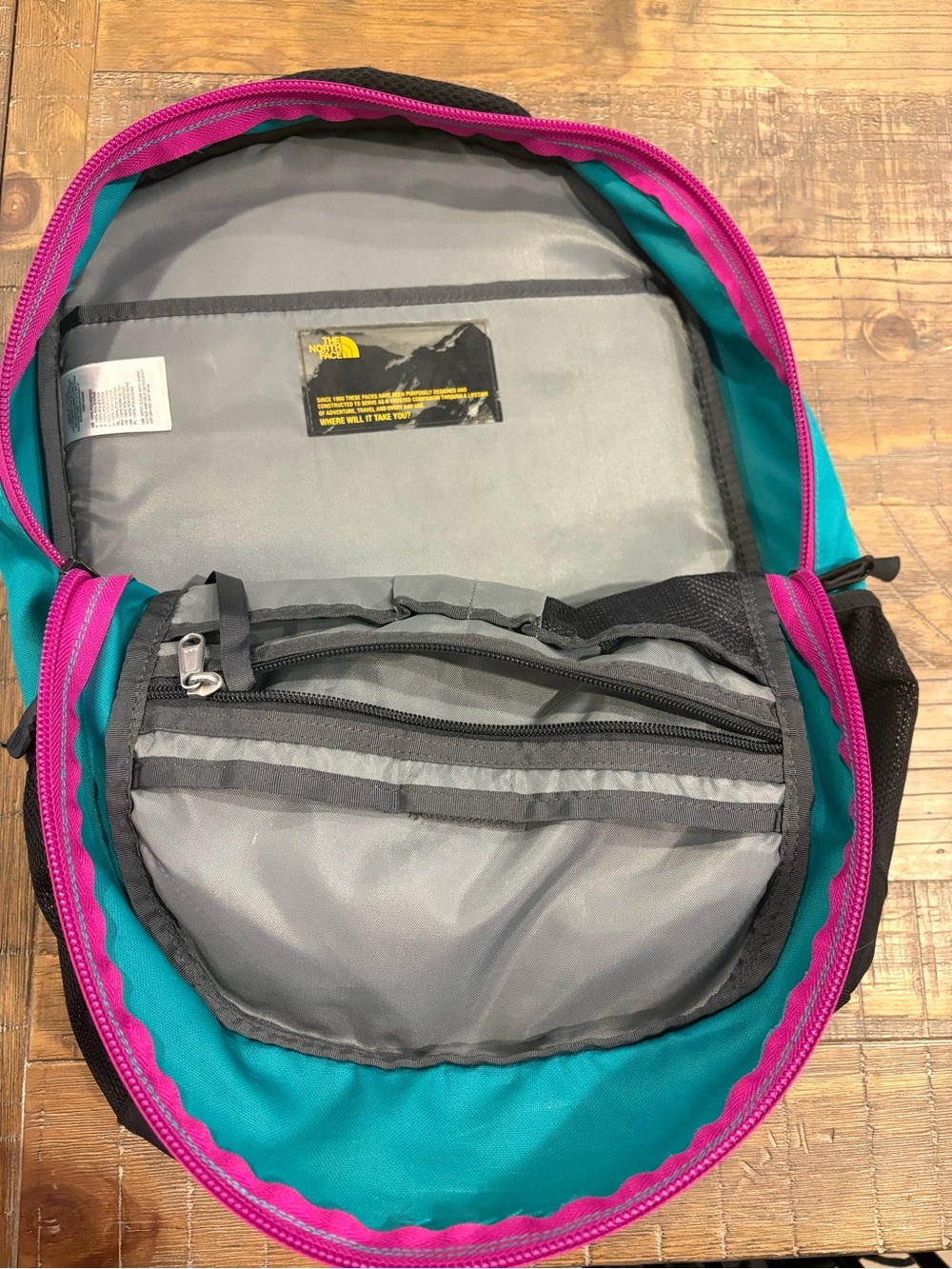 North face back pack - Picture 3 of 7
